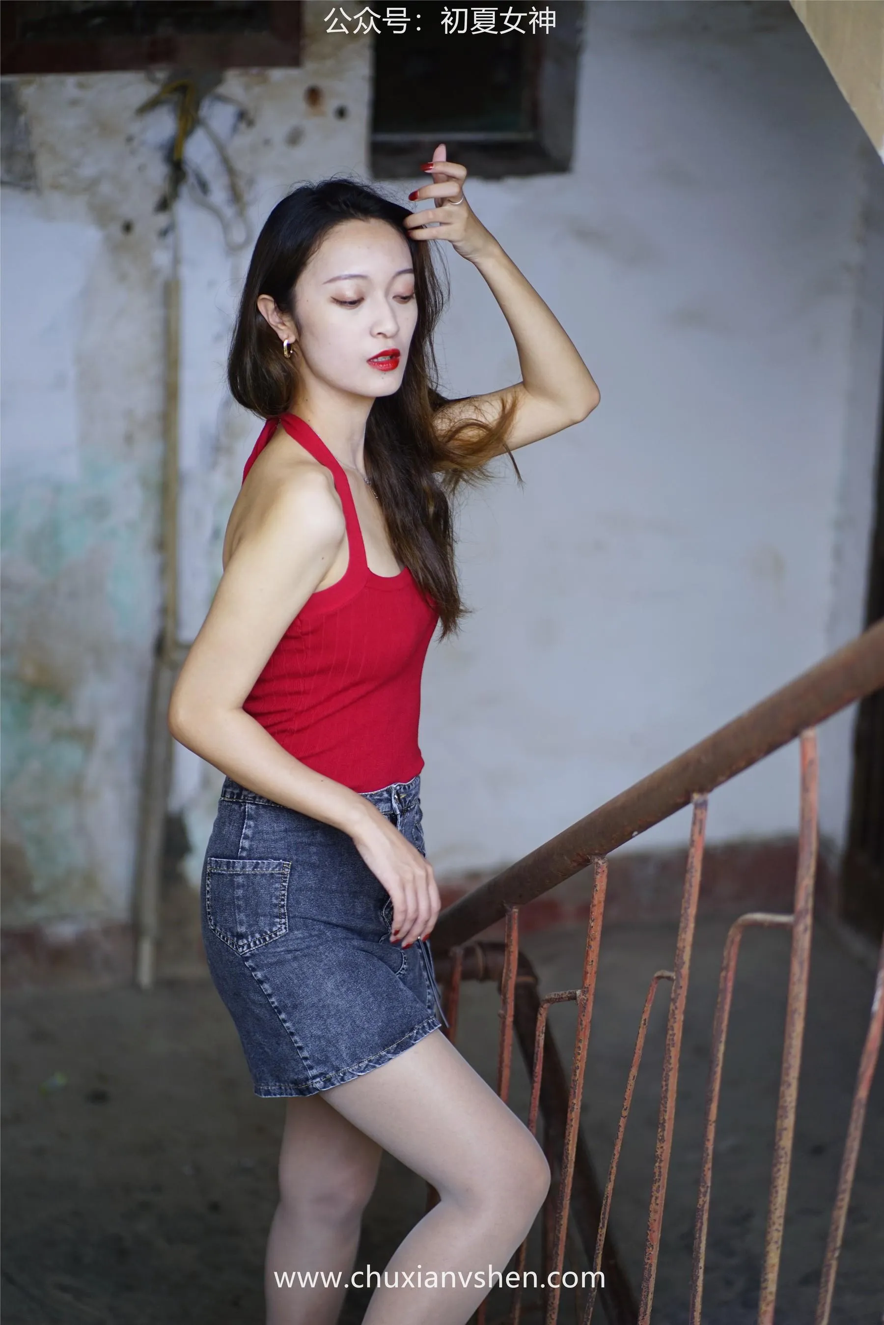 初夏女神 NO.045 依依 复古街头 [130P]插图4